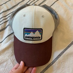 Patagonia trucker hat with classic logo!